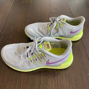 Nike size 8.5 tennis shoes